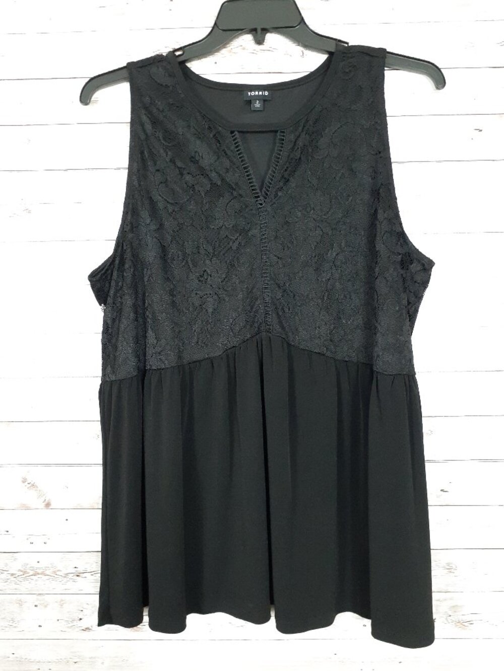Torrid Womens Sleeveless Top 2X Lined Lace Top Keyhole Front Black 864A